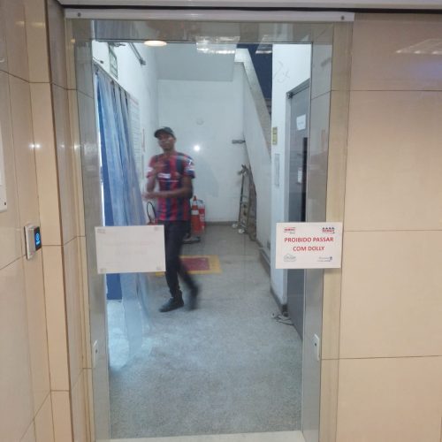 Porta Automática para Fabricas